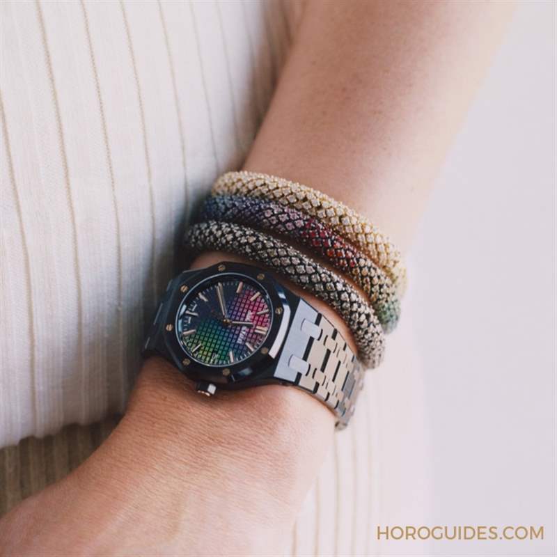 這樣的鏡面虹彩-愛彼皇家橡樹34毫米黑色陶瓷自動上鏈腕表Carolina Bucci限量版-復刻表