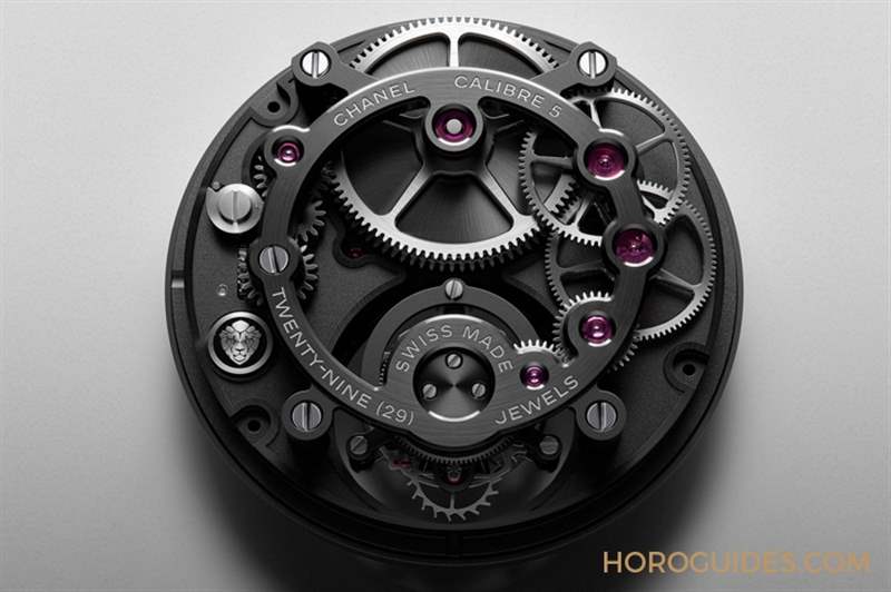 因為香奈兒CHANEL第五枚自制機芯Caliber 5，陀飛輪的運行開始發(fā)光｜J12鉆石陀飛輪腕表-復刻表