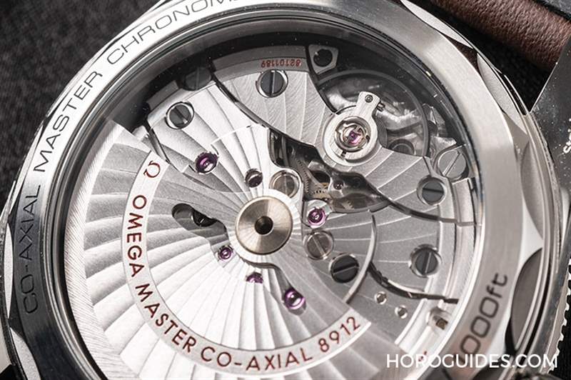 歐米茄第一只青銅表！Seamaster 300 Bronze Gold專利青銅金-復(fù)刻表