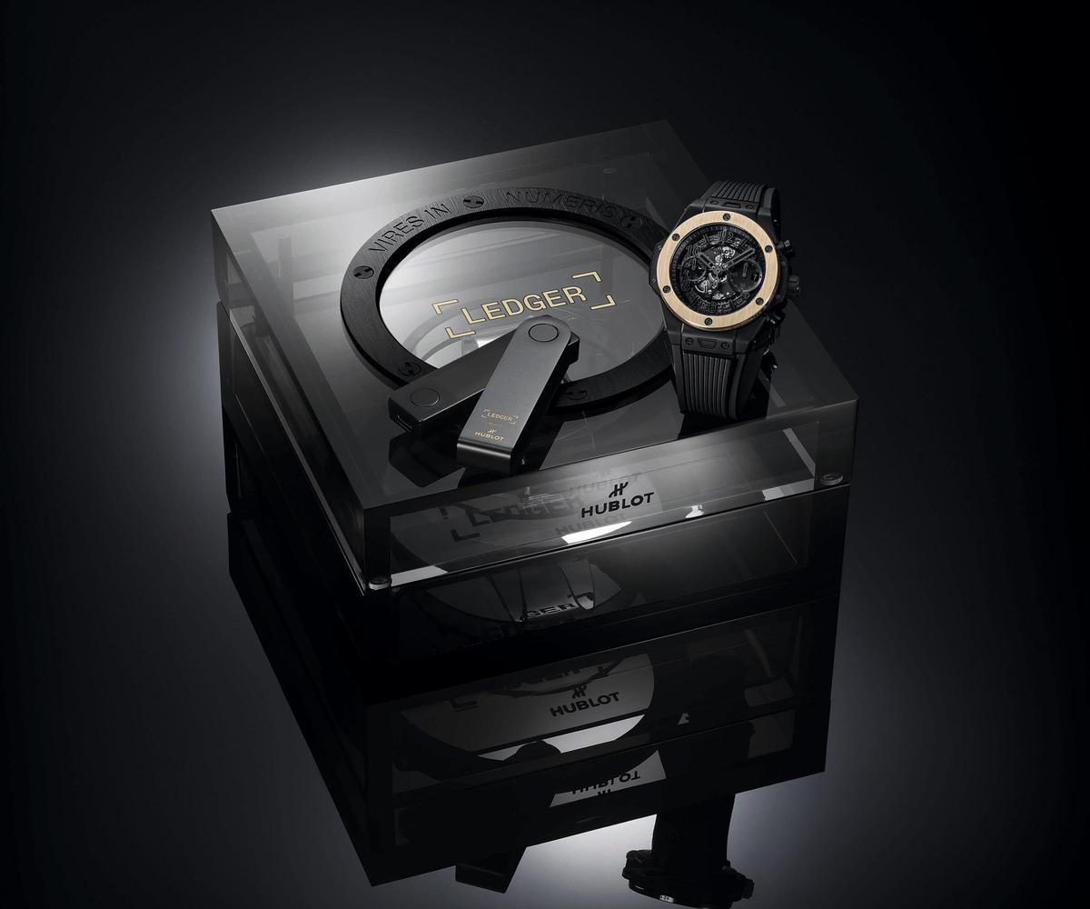 踏入元宇宙的前哨戰？HUBLOT與冷錢包品牌Ledger攜手推限量套組-復刻表
