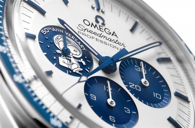 Omega Speedmaster Silver Snoopy Award 50周年腕表！第三代Snoopy版絕對是Speedmaster迷務必入手之一枚-復刻表