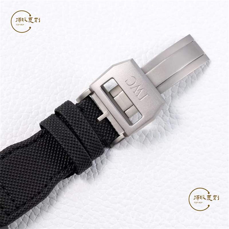 ZF廠萬(wàn)國(guó)大飛-ZF廠萬(wàn)國(guó)大飛行員IW502003藍(lán)盤(pán)陶瓷復(fù)刻做工怎么樣-復(fù)刻表