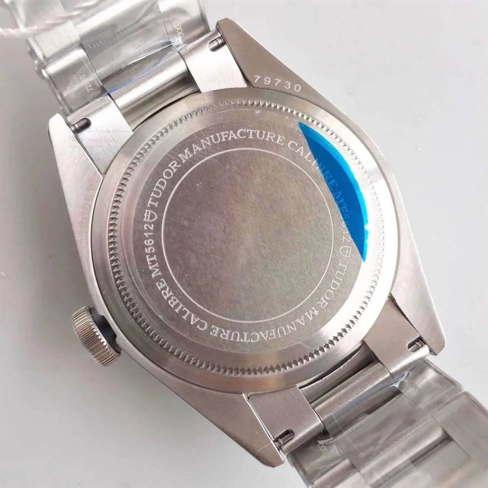 ZF廠帝舵碧灣系列M79730-0001小鋼盾復(fù)刻表做工怎么樣-復(fù)刻表