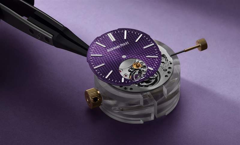 愛彼RD#3又更小了!37mm款以墨紫面盤初亮相-復刻表