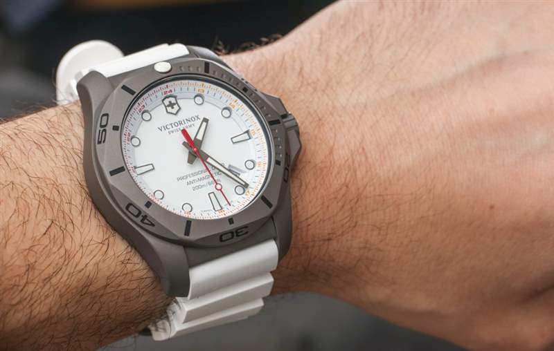 Victorinox 瑞士軍 INOX 專業潛水員鈦手表動手-復刻表