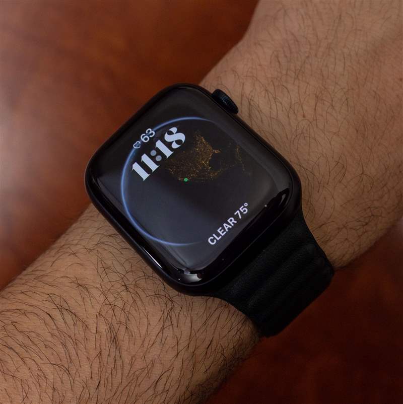 與Apple Watch Series 8一起入睡-復刻表