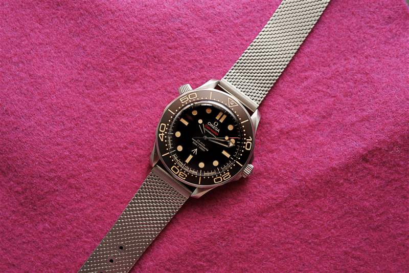 在我們的第一個視頻集中觀看電影&nbsp;，我們以“速度”、“好家伙”、“沒時間死”等方式分解標(biāo)志性手表-復(fù)刻表