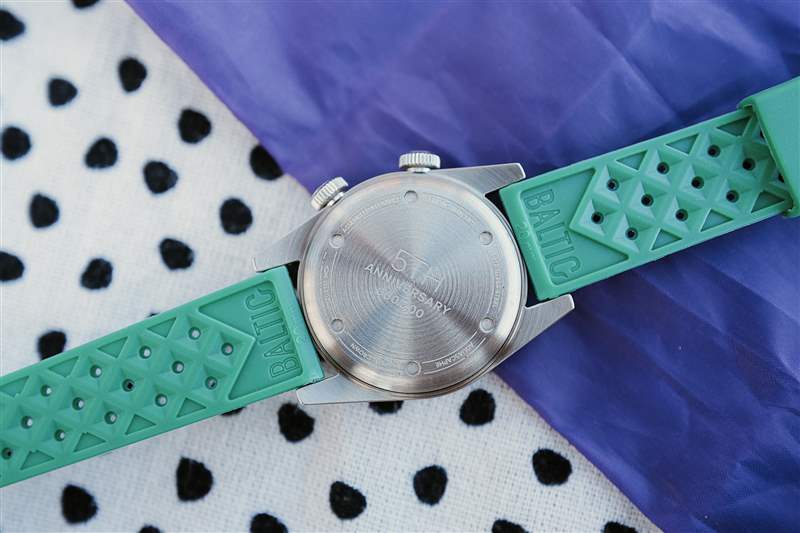 動手移動Rugrats波羅的海5周年紀念手表是90年孩子的夢想-復刻表