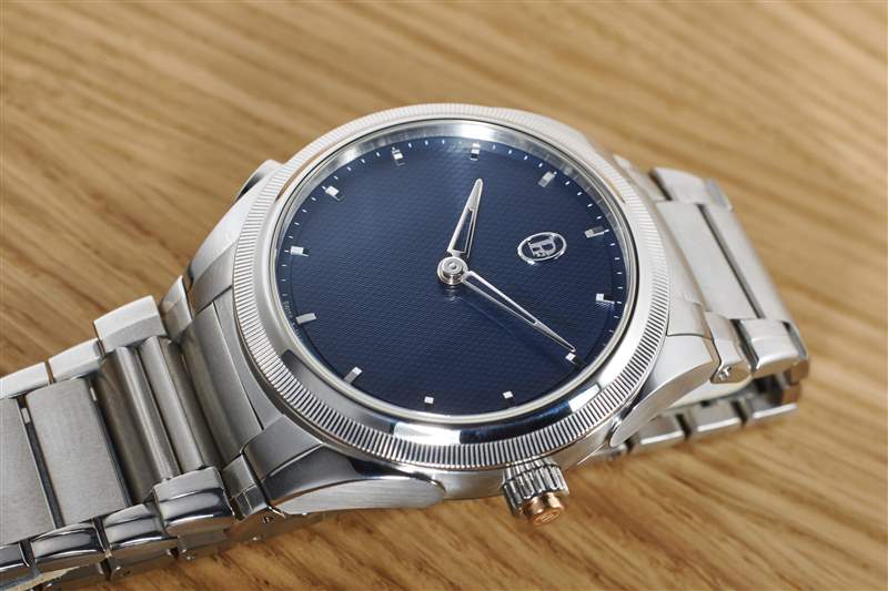 動(dòng)手帕瑪強(qiáng)尼的新Tonda PF GMT Rattrapante是今年的輕描淡寫-復(fù)刻表