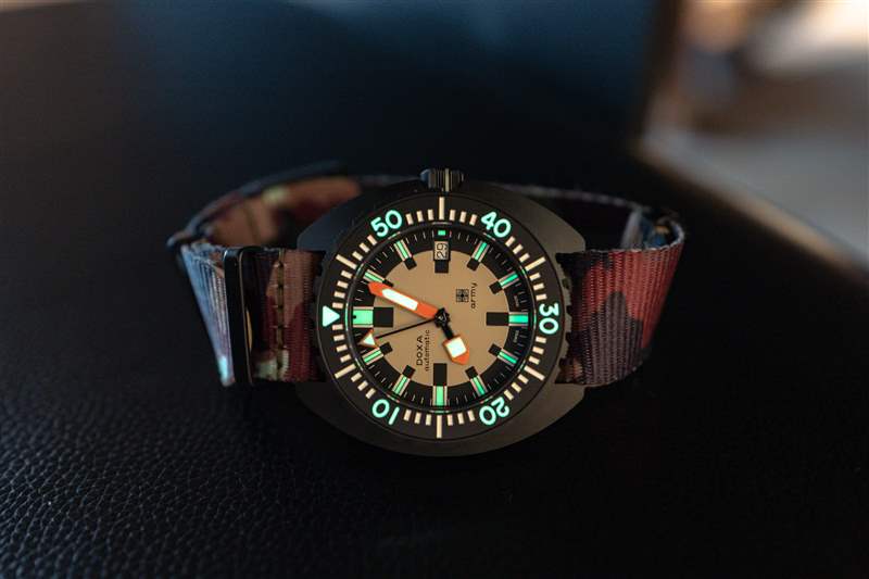 親身體驗神秘的復古Doxa Army以現代陶瓷手表的形式重新出現-復刻表