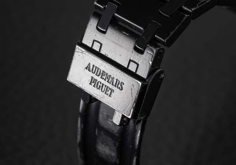 香奈兒設(shè)計(jì)師和哥特勛爵卡爾·拉格斐佩戴的皇家橡樹-復(fù)刻表