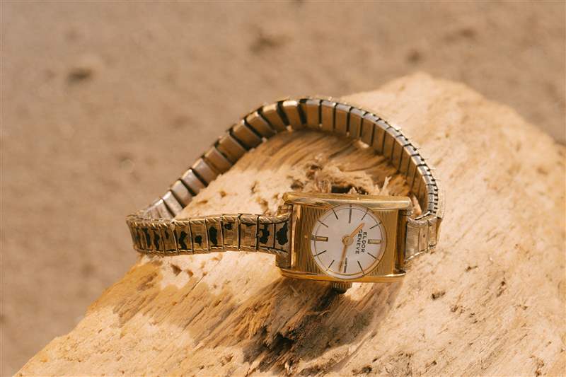 本周最佳手表我母親送給我的30歲生日精致瑞士手表-復(fù)刻表