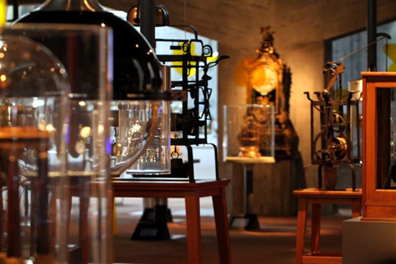 瑞士鐘表博物館中陳舊的自動機(jī)和其他發(fā)條裝置作品-復(fù)刻表