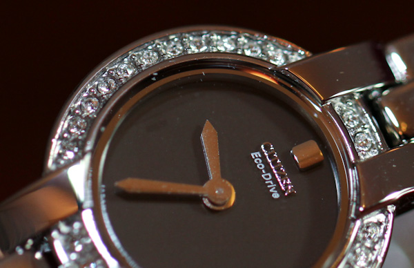 公民生態(tài)驅(qū)動(dòng)女士剪影手鐲EW9990-54E手表評論-復(fù)刻表