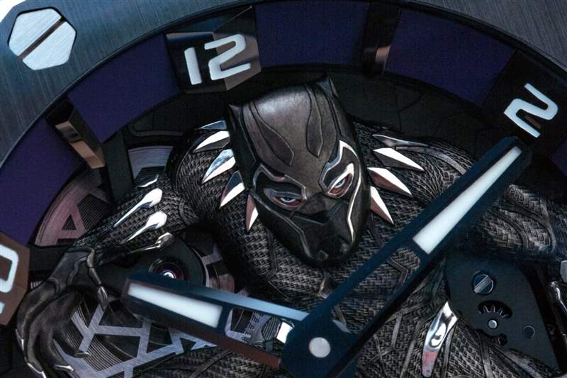 第二意見加入我，因為我試圖理解皇家橡樹概念“黑豹”飛行陀飛輪-復刻表