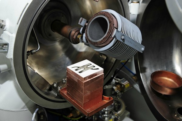 宇舶推出防刮“魔法金”腕表-復刻表