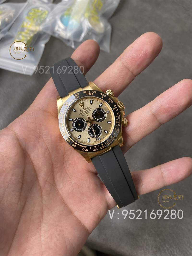 勞力士4130機芯余文樂迪通拿復(fù)刻表那個廠做的最好,BT廠和C廠對比那個更接近正品-復(fù)刻表