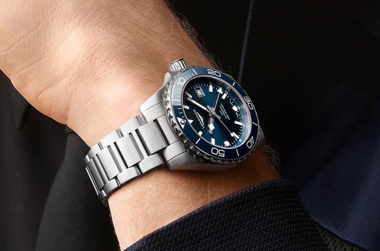 浪琴表HydroConquest深海征服者進(jìn)階為兩地時間版新浪鬼-復(fù)刻表