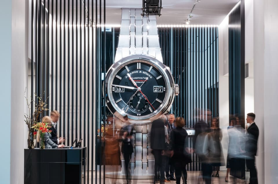 倫敦哈洛德百貨出現(xiàn)一支超巨大朗格Odysseus計(jì)時(shí)碼表比實(shí)表大50倍！-復(fù)刻表