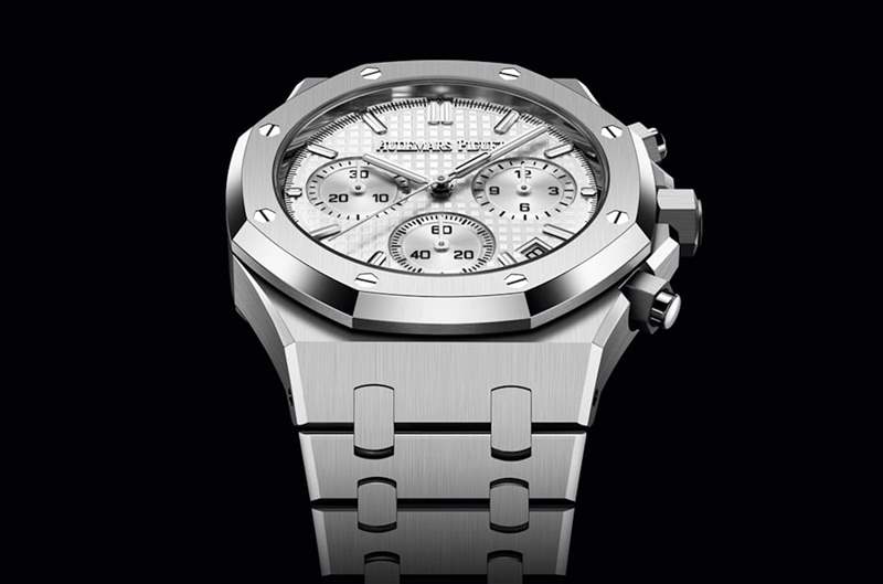 AP皇家橡樹最新行情出爐愛彼自動計時碼表一年前后價格縮水4成-復刻表