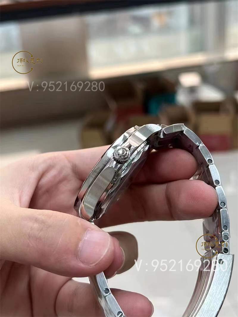 VS廠(SBF廠)黑海馬300機(jī)芯還會(huì)一眼假嗎,VS廠8800機(jī)芯還原正品避震器-復(fù)刻表