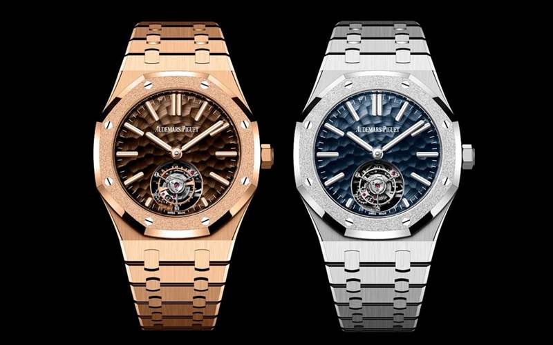 愛彼推出Royal Oak Selfwinding Flying Tourbillon Dimpled Dial飛行陀飛輪腕表：霜金+錘紋工藝-復(fù)刻表