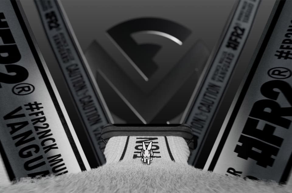 FRANCK MULLER與日本潮牌#FR2攜手創(chuàng)作Vanguard大三針面盤(pán)夜光兔子圖案大展叛逆?zhèn)€性-復(fù)刻表