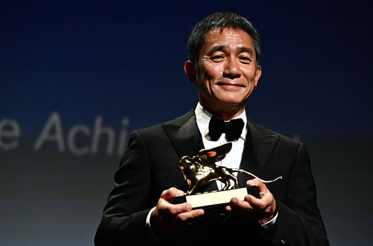 時尚大師Armani亞曼尼獲頒金獅獎帶了一支簡潔俐落價格不貴的表-復刻表