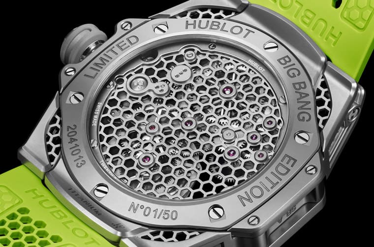 宇舶聯(lián)名設計師Samuel Ross「蜂窩」陀飛輪搭配極光綠簡直潮到爆-復刻表