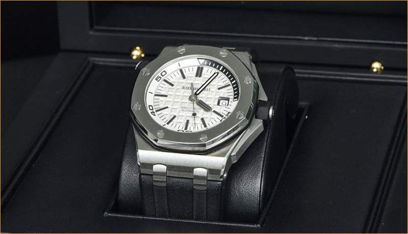 愛彼和江詩丹頓哪個檔次更高(愛彼和江詩丹頓哪個好)-復刻表