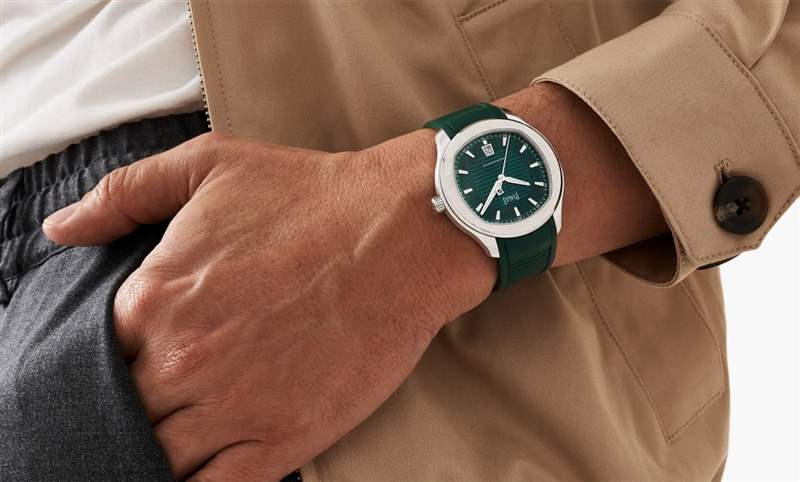 全新面盤刻紋、冰河藍(lán)面、半金材質(zhì)亮相！PIAGET Polo 2023新作精選-復(fù)刻表