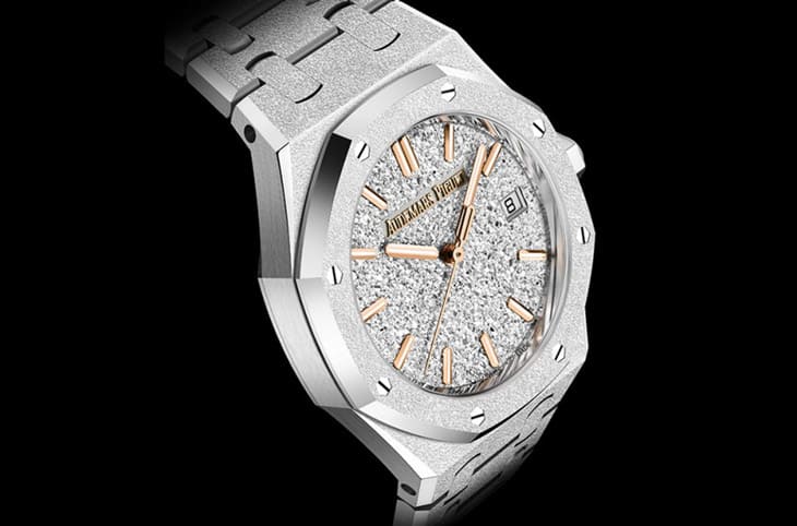 愛彼皇家橡樹系列再添新作:霜金自動表的璀璨工藝-復(fù)刻表